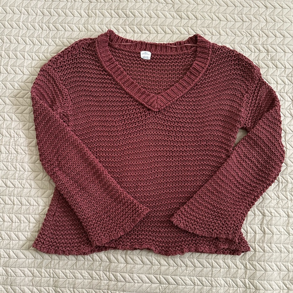 Soft O’Neill open weave sweater. Great condition, no flaws. Size small.